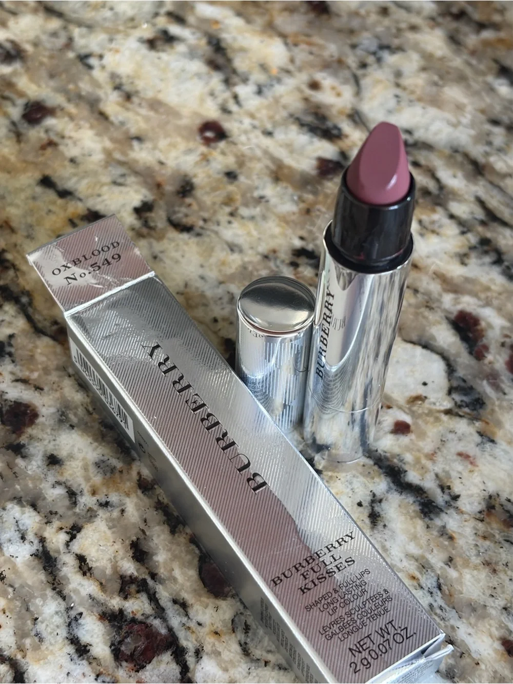 ⚡️🖤Burberry Oxblood Full Kisses Shapes & Full Lips Lip Color